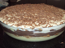 Pavê com bolacha champagne fácil e delicioso é o que não poder faltar nas ceias de fim de ano