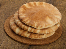 Como fazer pão árabe caseiro