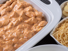 Eu aprendi como fazer strogonoff de frango bem cremoso em casa, um truque simples transformou o prato