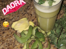 Suco de manga verde com hortelã 