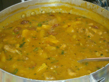 Sopa de mandioca com carne de porco