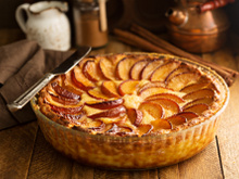 Faça essa sobremesa na travessa de ameixa para o almoço de domingo