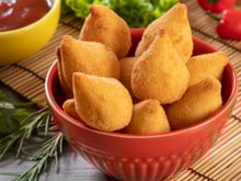 Como saber o ponto certo da massa de coxinha na panela? Parece difícil, mas é muito fácil
