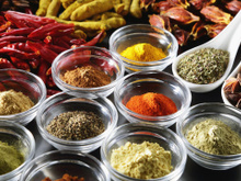 7 temperos essenciais que todo mundo deve ter em casa para fazer comida gostosa