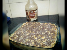 Torta de bolachas com licor de chocolate e pudim de caixinha (sem nata e ovos)
