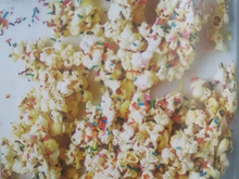 Pipoca de Aniversário com Chocolate Branco 