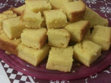 Bolo de fubá cremoso