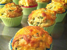 Muffin de espinafre com queijo: receita para um café da manhã diferente