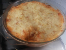 Escondidinho de mandioca com linguiça