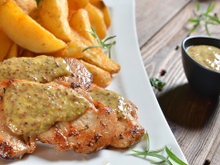 Peito de frango ao molho cremoso de mostarda e mel é meu novo vício: como toda segunda-feira