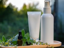 O melhor truque do verão contra mosquitos usa uma planta que muita gente tem em casa