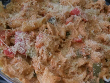 Macarrão penne com frango desfiado