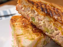 Tuna melt: esse é o sanduíche mais suculento que eu já comi na vida, estou viciada