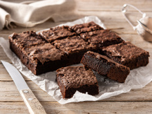 Essa é para você que nunca acerta o brownie: aprenda a fazer a sobremesa perfeita com casquinha crocante e interior molhadinho!