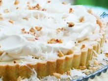 Torta de pêssego com avelã e coco