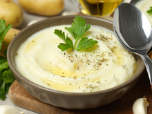 Os chefs são unânimes: o purê de batatas fica melhor se você substituir o leite e a manteiga por este ingrediente