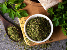 Salsinha em pó desidratada em poucos minutos e do jeito mais FÁCIL QUE VOCÊ JÁ VIU