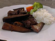 Berinjela vegetariana à moda asiática