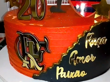 Bolo do Flamengo: fiz esse bolo de aniversário para um amigo que é flamenguista fanático e ele até chorou de emoção