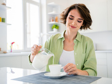 Sou médica e nutricionista e posso garantir: "É verdade que, com a idade, a lactose é pior de digerir, mas ela também ajuda a absorver o cálcio"