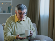 Adeus ao café após os 60 anos: o que dizem as novas pesquisas sobre efeitos da cafeína em adultos mais velhos