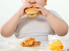 É uma emergência de saúde global: obesidade infantil quase dobra em todo o mundo (e o que pode ser feito para combater isso)