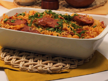Arroz com carne-seca e calabresa na panela de pressão 