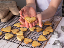 Biscoito amanteigado caseiro: sempre faço essa receita com as crianças durante as férias e elas adoram