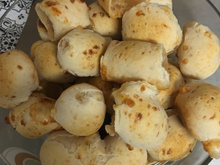 Pão de queijo rápido, fácil e barato
