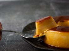 Será que dá para fazer pudim de leite condensado sem banho-maria e sem furinhos?