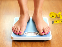 Todo dia na balança: quem se pesa mais perde mais peso? Descubra o que diz a ciência