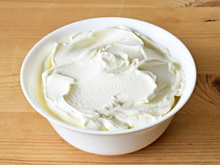 Quark: creme de queijo leve, cremoso e mais consumido que o iogurte grego chega ao Brasil