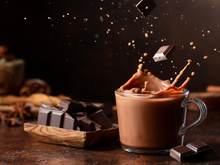 Saiba como preparar um delicioso chocolate quente cremoso para dias frios