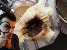 Esse é o maior problema de usar coador de pano ao passar o café (e não é o gosto amargo que ele pode deixar)