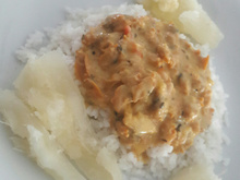 Estrogonofe de sarlambi com aipim manteiga  