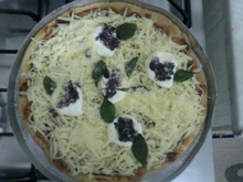 Massa de pizza fácil e deliciosa