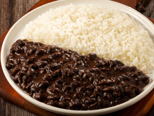Quase ninguém sabe, mas o arroz com feijão foi eleito um dos pratos mais saudáveis do mundo por esse motivo
