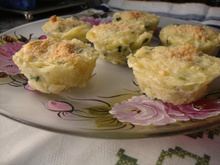 Croquetes de aipim (mandioca) em fôrmas de empada