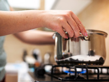 Esse truque que aprendi com a minha sogra mineira "raiz" deixa qualquer legume refogado maravilhoso