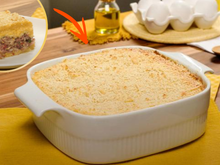 Torta de flocão de milho com recheio de carne moída: receita prática e saborosa que vai salvar seu almoço ou jantar