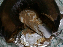 Bolo de amora e avelã