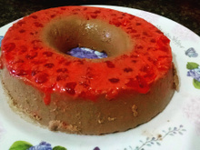 Pudim de nutella com calda de cereja