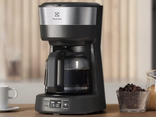 Cafeteira Electrolux programável entra no 4.4 por menos de R$ 200