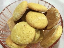 Broinha quebradiça de fubá