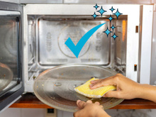 Nada de micro-ondas sujo! Esses são os melhores 4 truques de limpeza para eliminar a gordura impregnada