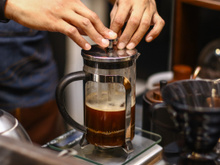 Descubra o segredo por trás do café perfeito com a cafeteira prensa francesa