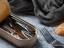 É o mesmo peixe, mas o seu valor nutricional é diferente: por que comer sardinhas frescas não é o mesmo que comer sardinhas enlatadas?