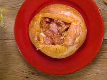 Pão Italiano recheado com queijo e calabresa