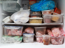 Você NÃO deve colocar esses alimentos no congelador. Entenda por que e evite desperdício!