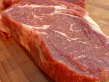 Acabaram as dúvidas na hora de cortar a carne: revelamos se ela deve ser cortada a favor ou contra a fibra